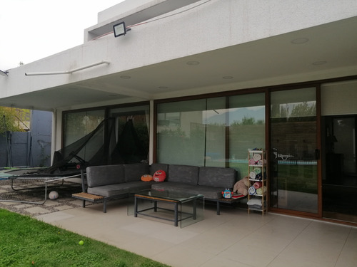 En Venta Linda Casa En Condominio En La Dehesa