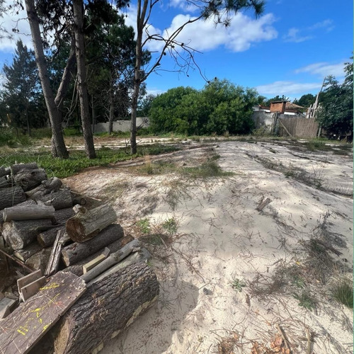 Terreno Con Metraje Apto Para Dos Propiedades! A Una De La Playa.