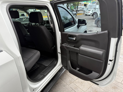 Chevrolet Silverado V6 4x4 2021
