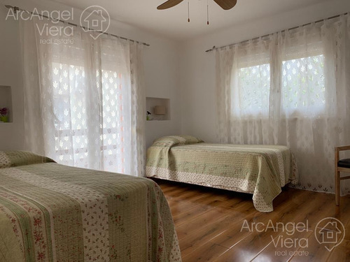 Preciosa Casa En Península Con Piscina Y 4 Dormitorios