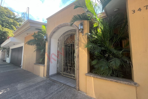Hogar De Lujo En Colonia Chapultepec, Comodidad Y Estilo En 1 Nivel.