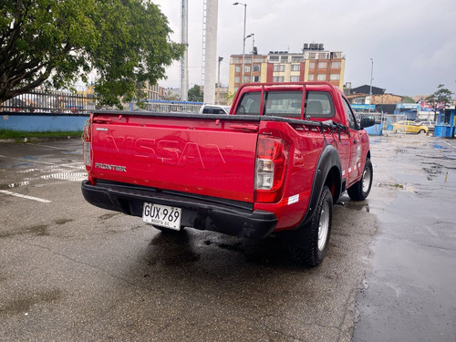 Nissan Frontier 2.5 L