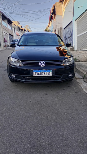Volkswagen Jetta 2.0 Comfortline Flex 4p Automática