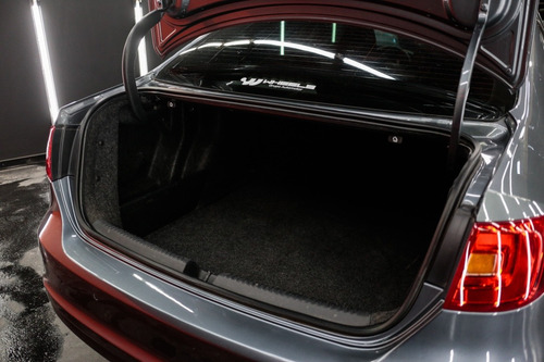 Volkswagen Vento LUXURY 2.5