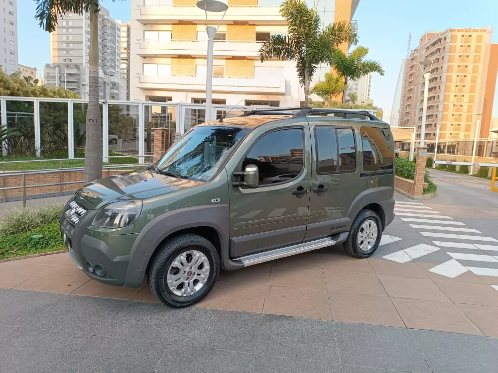 Fiat Doblo 1.8 16v Adventure Xingu Flex 5p