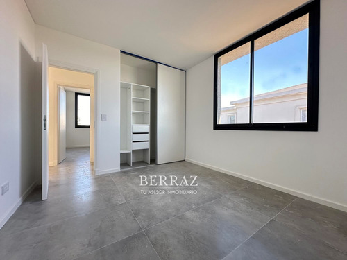 Casa Venta 5 Ambientes A La Laguna En Barrio San Matías Area 5 Escobar Lote De 974,75 M2