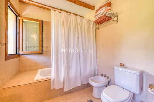 Casa En Venta Sobre Lote De 1 Hectarea En Loma Escondida, Open Door