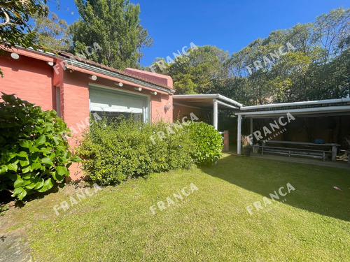 Casa En Venta De 6 Dormitorios En La Barra (ref: Fro-11)