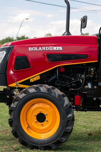 Imagen 6 de 15 de Tractor Agrícola Viñatero Angosto Roland H025 Traccion Doble