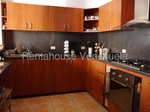 Maria E. Vende Con Excelente Ubicación !! Hermosa Y Amplia Casa (duplex) En Club Hipico Las Trinitarias, Lara#25-14386**