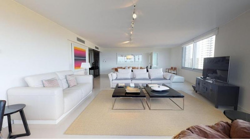 Venta Apartamento 3 Suites Más Dependencia Punta Del Este