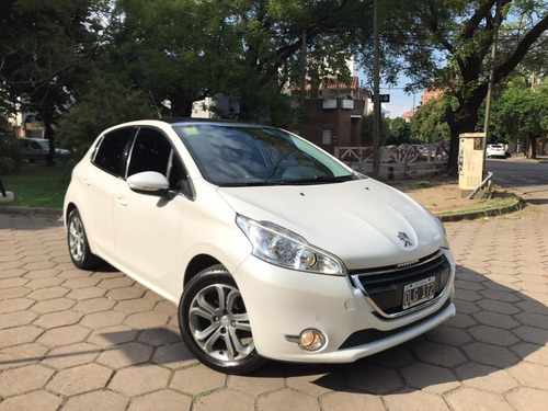 Peugeot 208 Feline Pack Cuir