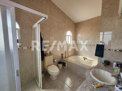 Casa En Venta En Fraccionamiento Lomas De Cocoyoc, Morelos