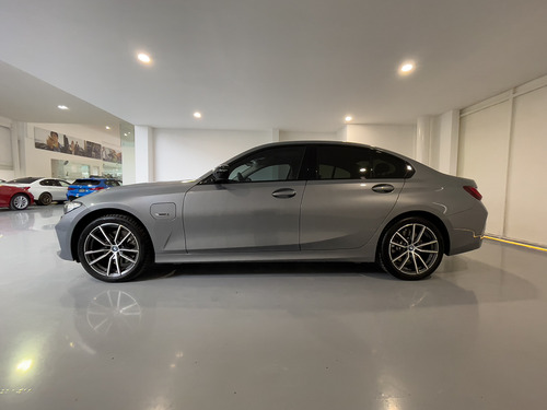 Bmw Serie 3 2023 4p 330e Sport Line Hibrido L4/2.0/t Aut