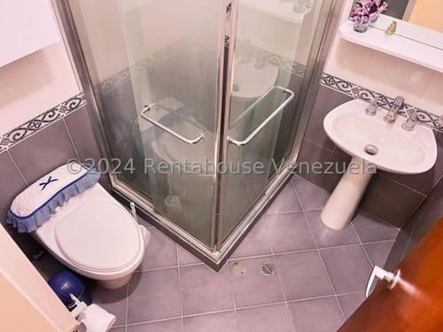 Venta Excelente Apartamento En Las Esmeraldas, Iluminado, Edf. Impecable. Zonia Martinez.# 24-25915