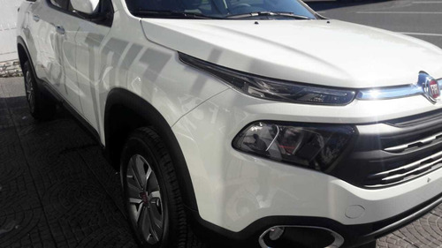 Imagen 6 de 21 de Fiat Toro 1.8 Nafta 170 E-torq Evo Freedom At6