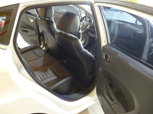 Imagen 11 de 14 de Ford Fiesta Kinetic Design 1.6 Titanium 120cv