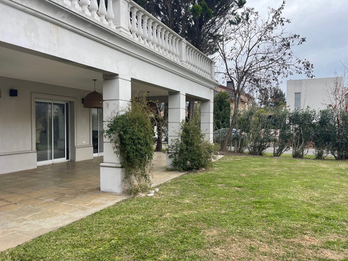 Casa En Alquiler Anual En Los Sauces, Nordelta