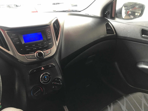 Imagem 12 de 15 de Hyundai Hb20 2015 1.0 Comfort Flex 5p