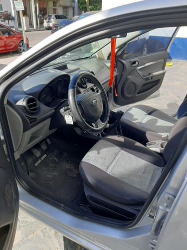 Ford Fiesta Max Ambiente Plus Mp3 2008 Unica Mano Pocos Kms