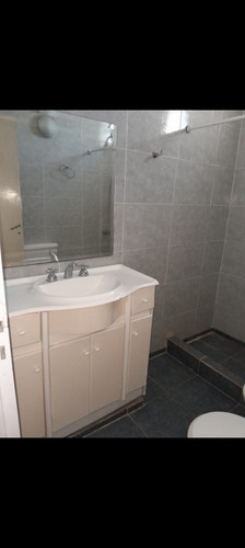 Casa De 4 Dormitorios Y 3 Baños Con Casa De Casero