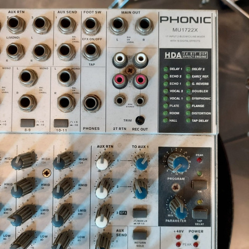 Imagen 8 de 10 de Consola Mixer Phonic Mu1722x 11 Canales Efectos Leer Outlet