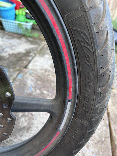 Varios Extras Como Neumáticos Michelin Y Tope Anti Caidas