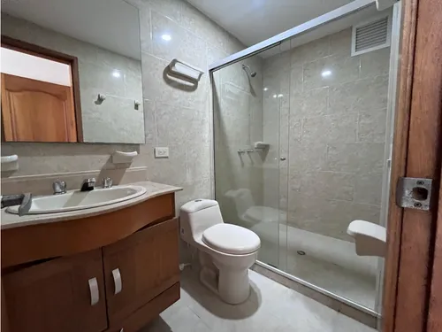 136m2 Apartamento En Laureles