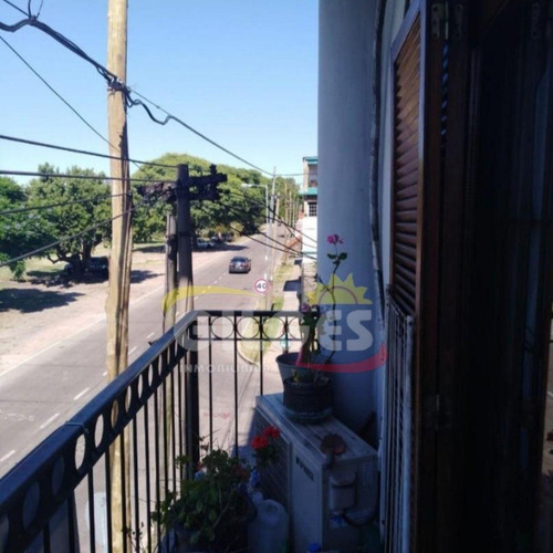 Venta Departamento 3 Amb. En Lomas Del Mirador C/cochera