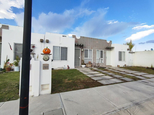 Casa De 1 Solo Nivel En Renta En Viñedos Queretaro
