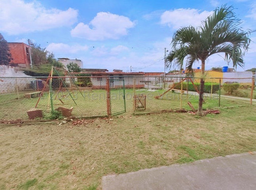 Imagen 19 de 30 de $/$/$/$ Acogedora Casa En Cabudare ++urb. El Trigal ++ Ampliada ++ A Una Cuadra Cc Trigalpa++ Seniat **0412+.056.+03.+76 ** L.t ** /co/-di/-go/ 23-24476
