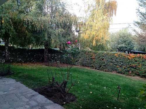 Imagen 4 de 30 de Casa En Venta En Barrio Belgrano. Esquina Sobre Videla.