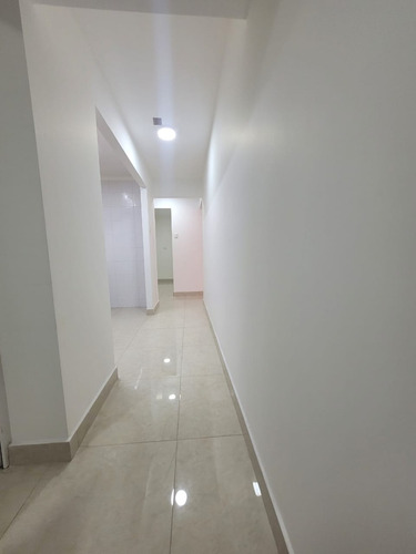 Local Comercial En Arriendo, Piso 2, En Av. Francisco Bilbao