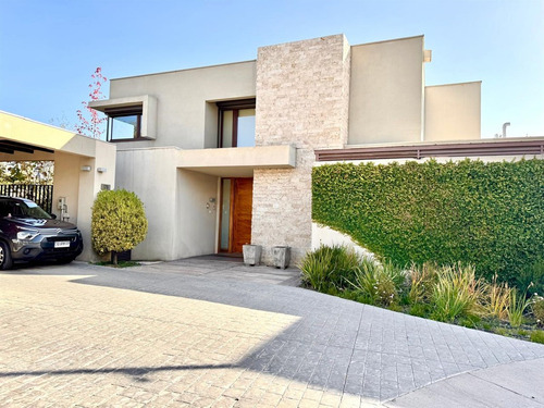 Condominio / Avenida La Dehesa / Bernardo Larraín