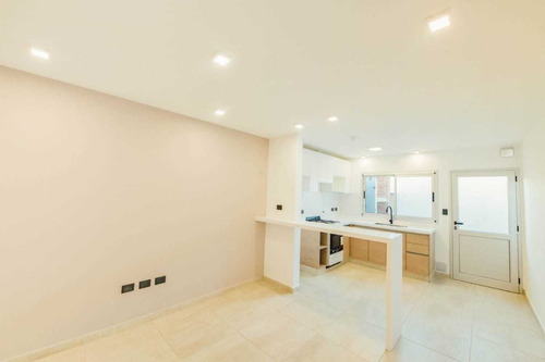 Imagen 2 de 10 de Venta Duplex En Barrio Villa Claret