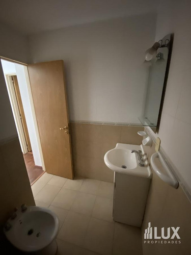 Imagen 10 de 30 de Departamento Venta Dos Dormitorios Excelente Ubicación - Balcarce Y Catamarca