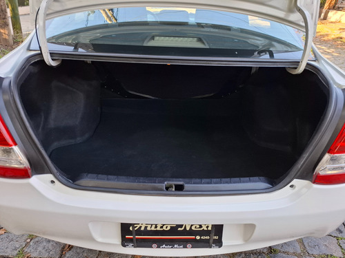 Toyota Etios 1.5 Sedan X