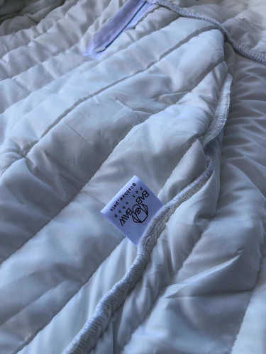 Imagen 4 de 5 de Chaqueta Acolchada Blanca Para Perros Medianos