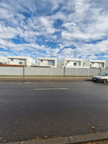 Casa En Venta De 4 Dorm. En Puente Alto
