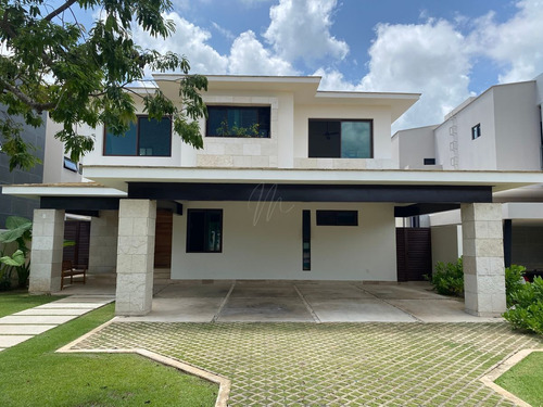 Imagen 2 de 30 de Casa En Venta En Cancun Lagos Del Sol , En El Lago