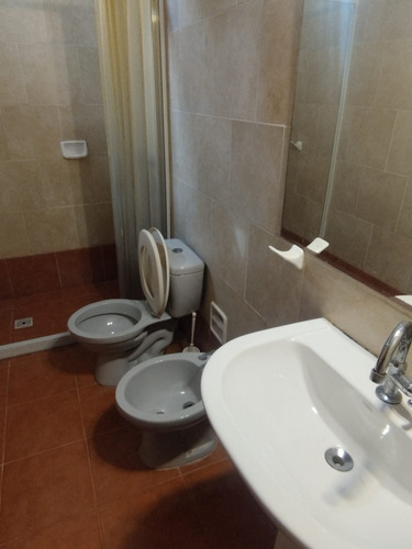 Alquiler Casa Piriapolis 5 Personas Con Parrillero 125 Dolares X Dia Playa 2 Cuadras