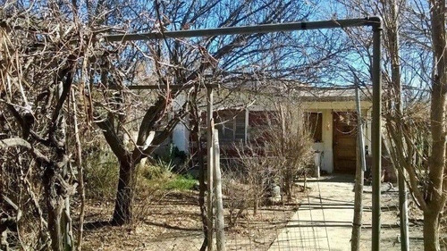 Dueño Vende Única Oportunidad Dos Casas En Un Mismo Terreno. También Se Alquila Casa Chica Como Galpón Para Guardar Cosas. Escucho Ofertas