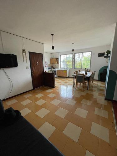 Gran Galpón Con Vivienda En Inmejorable Ubicación De Villa Adelina En Venta!!!