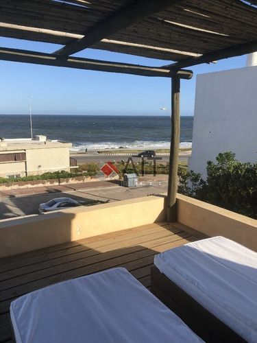 Imagen 10 de 17 de Hermosa Casa De 4 Dormitorios En Zona Del Faro Con Vista Al Mar. Imperdible. Consulte.- Ref: 6317