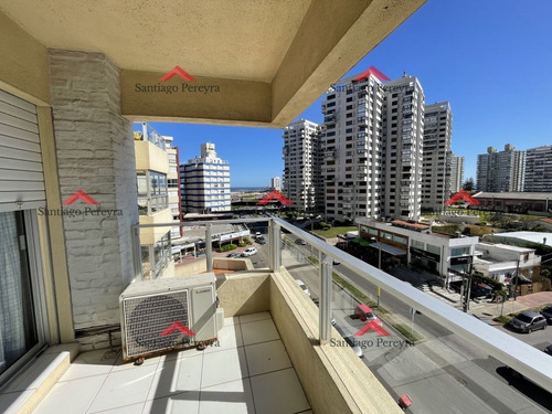 Imagen 2 de 18 de Apartamento En Excelente Ubicación Con Vista Al Mar