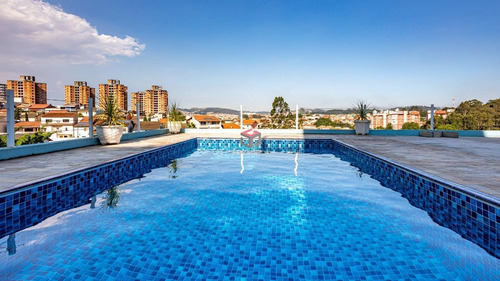Imagem 21 de 22 de Mansão Com 700 Metros Construídos, Com Quadra De Tênis E Piscina! - 20563