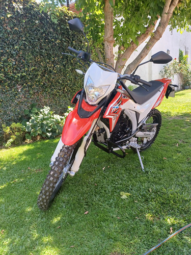 Vendo Corven Txr250l Con 8000 La Tengo De Okm.