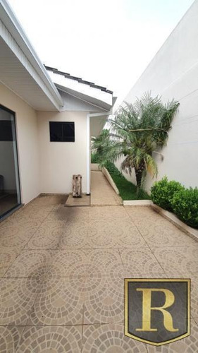 Casa Para Venda Em Guarapuava, Bonsucesso, 3 Dormitórios, 1 Suíte, 2 Banheiros, 6 Vagas - Cs-0032_2-1004250