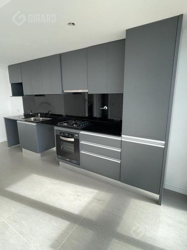 Edificio Malecon Varese, Venta De 2 Amb.