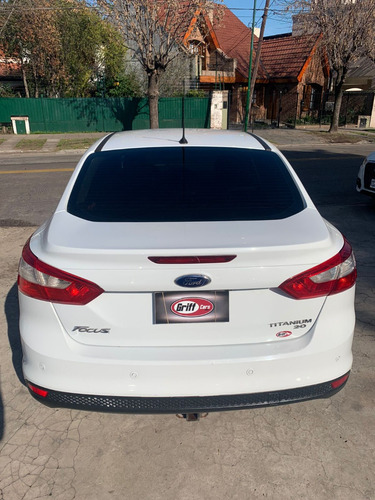 Imagen 5 de 18 de Ford Focus 4p 2.0l N Mt Titanium